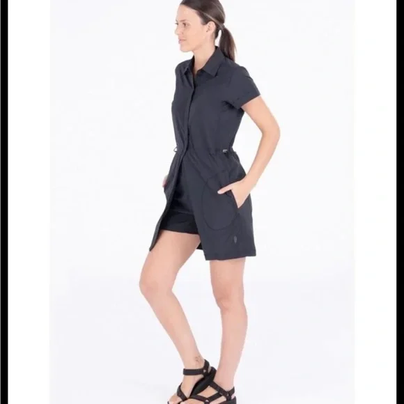 Indygena/Indyeva Emma Athletic Dress With Shorts. Medium. - Picture 3 of 15